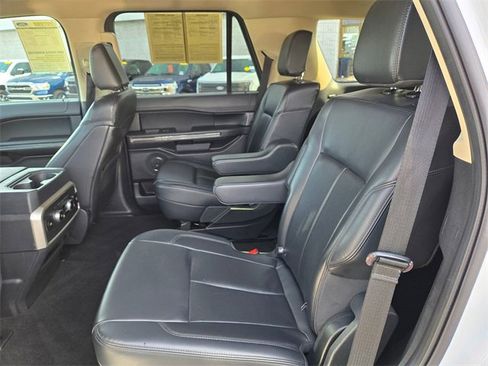 Used 2024 Ford Expedition XLT image 7