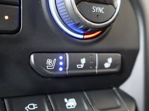 Used 2020 Chevrolet Silverado 3500 High Country w/ Technology Package image 34