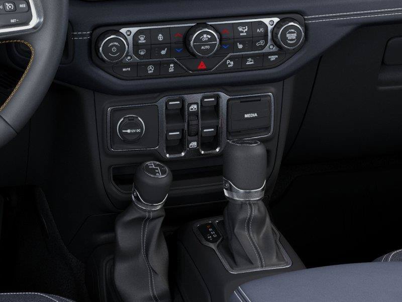New 2026 Jeep Wrangler Unlimited Sahara w/ Rockslide Package AWD/4WD image 24