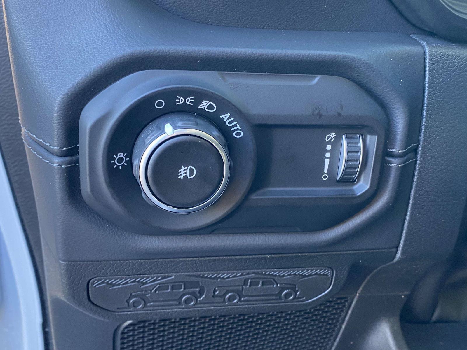 New 2026 Jeep Wrangler Unlimited Sahara AWD/4WD image 17