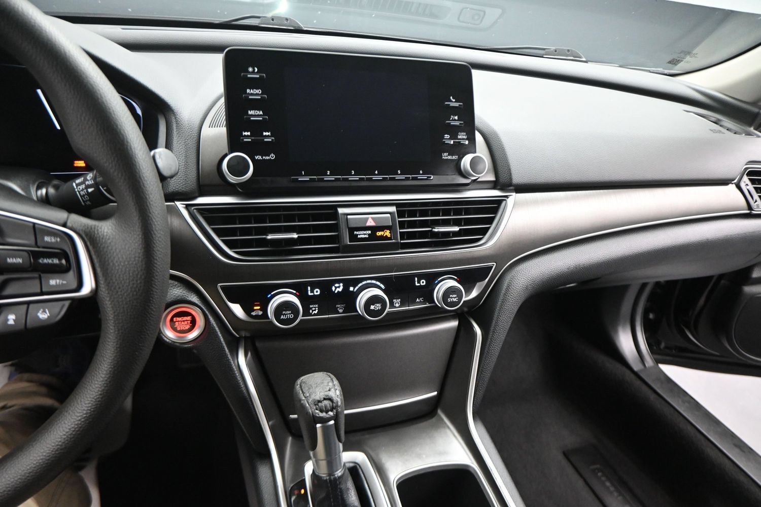 Used 2018 Honda Accord LX image 3