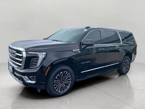Used 2026 GMC Yukon XL Elevation w/ Elevation Premium Package AWD/4WD image 6