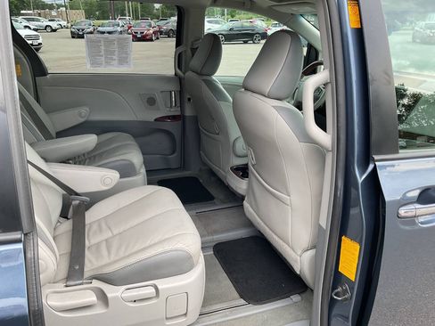 Used 2014 Toyota Sienna Limited w/ Limited Premium Package AWD/4WD image 43