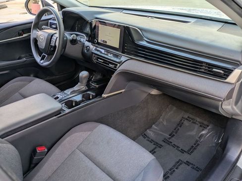 Used 2025 Toyota Camry LE image 29