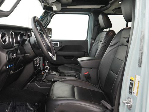 Used 2023 Jeep Wrangler Unlimited Sahara w/ Cold Weather Group AWD/4WD image 22