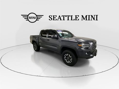 Used 2023 Toyota Tacoma TRD Off-Road w/ Black Out Package (TMS) image 2