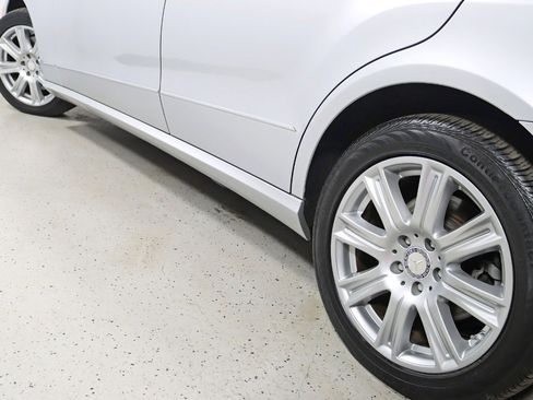 Used 2013 Mercedes-Benz E 350 4MATIC Wagon image 12