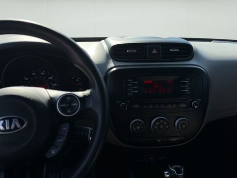 Used 2016 Kia Soul image 12