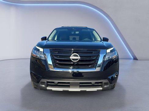 Used 2023 Nissan Pathfinder Platinum image 8