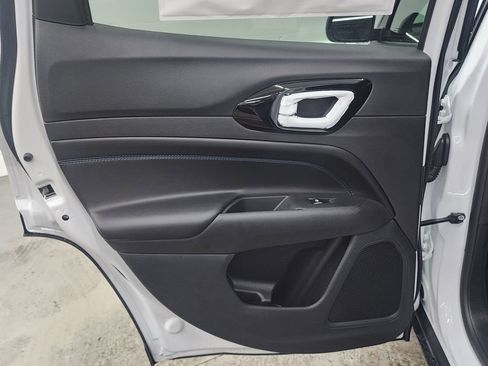 New 2026 Jeep Compass Latitude image 28