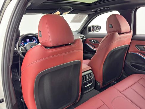 Used 2025 BMW 330i Sedan w/ M Sport Package image 39