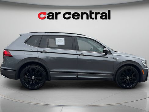 Used 2021 Volkswagen Tiguan SE R-Line AWD/4WD image 4