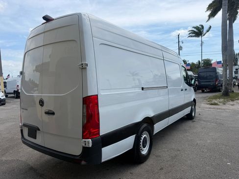 Used 2024 Mercedes-Benz Sprinter 2500 170 Extended Cargo image 9