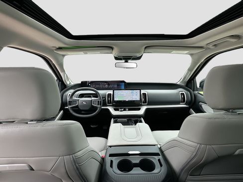 New 2026 Ford Expedition Active RWD image 16