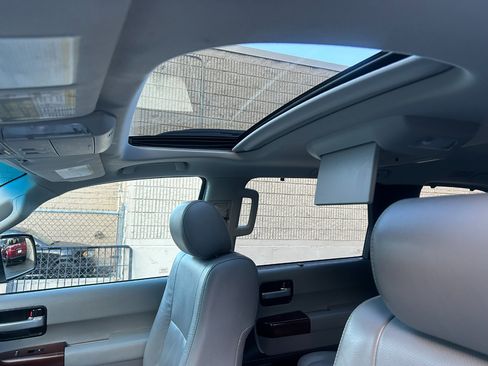 Used 2016 Toyota Sequoia Platinum image 12