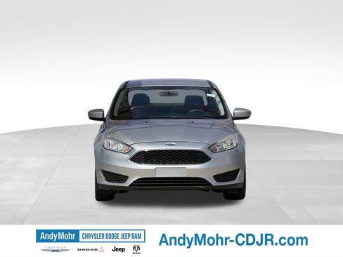 Used 2018 Ford Focus SE FWD image 2
