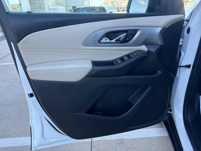 Used 2022 Chevrolet Traverse LS w/ Midnight/Sport Edition FWD image 14