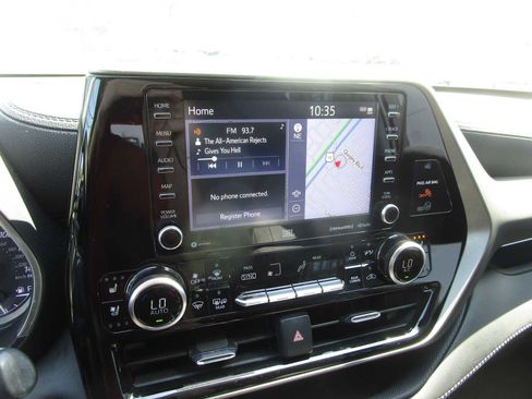 Used 2021 Toyota Highlander Limited AWD/4WD image 19