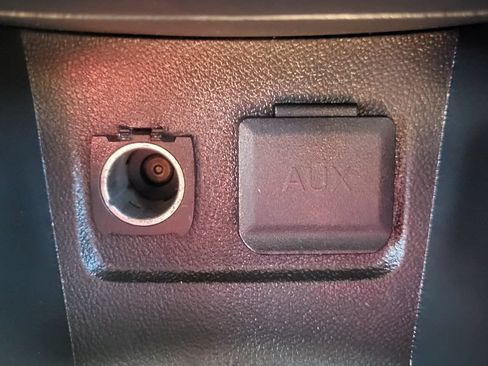 Used 2015 Buick Encore FWD image 35