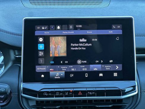 Certified 2023 Jeep Compass Limited image 12