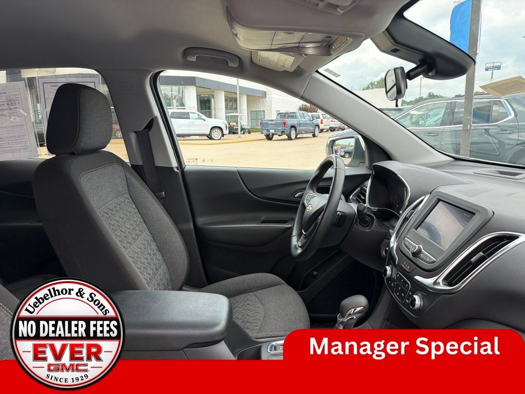 Used 2024 Chevrolet Equinox LT AWD/4WD image 2