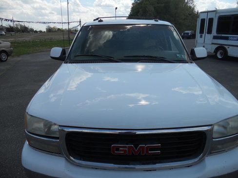 Used 2003 GMC Yukon SLT w/ 1SD Preferred Equipment Group AWD/4WD image 4
