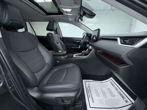 Used 2023 Toyota RAV4 Limited image 10