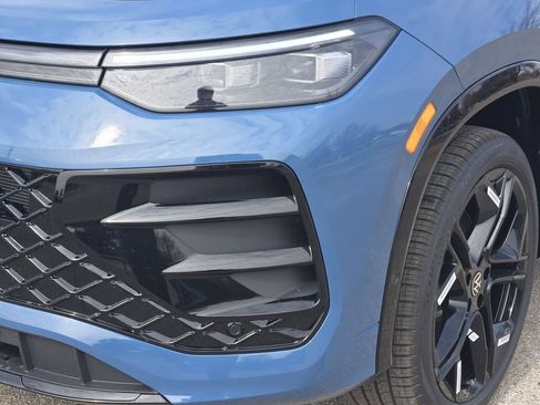 New 2026 Volkswagen Tiguan SE R-Line image 6