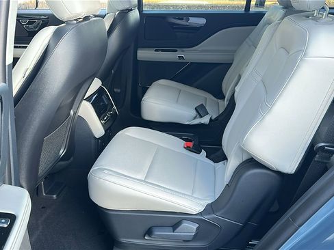 New 2026 Lincoln Aviator AWD image 13