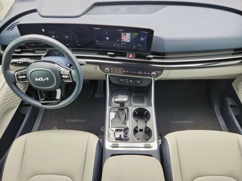 Used 2025 Kia Carnival SX Prestige FWD image 28