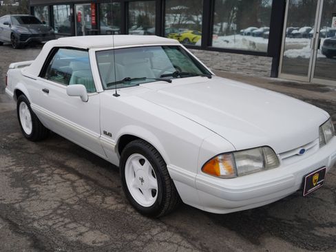 Used 1993 Ford Mustang LX image 2