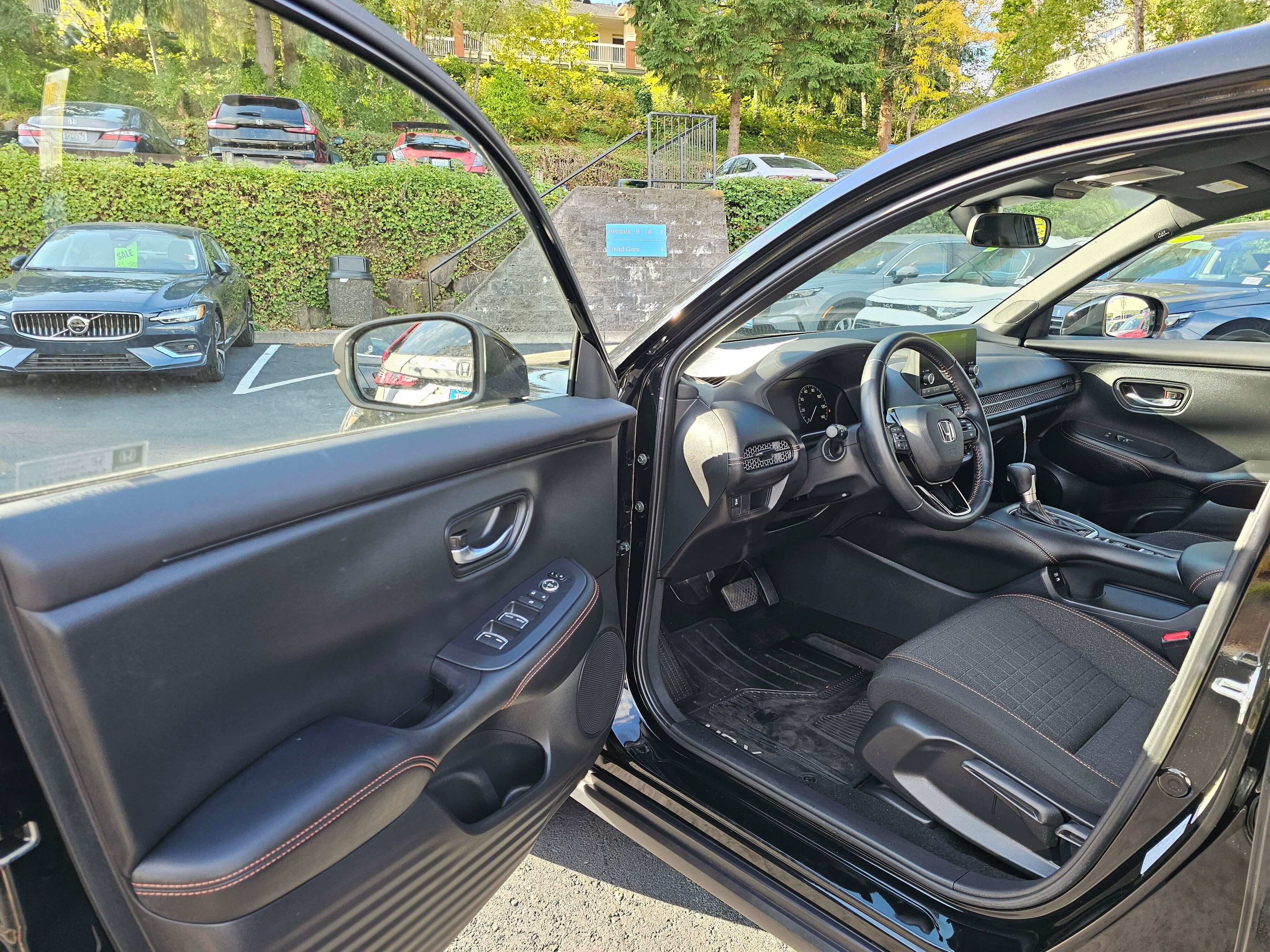 Used 2025 Honda HR-V Sport image 24