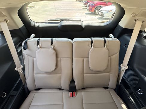 Used 2024 Ford Explorer Limited image 37