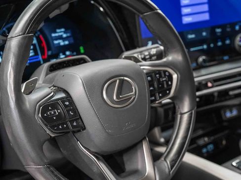 Used 2025 Lexus RX 350 Premium w/ Convenience Package FWD image 21