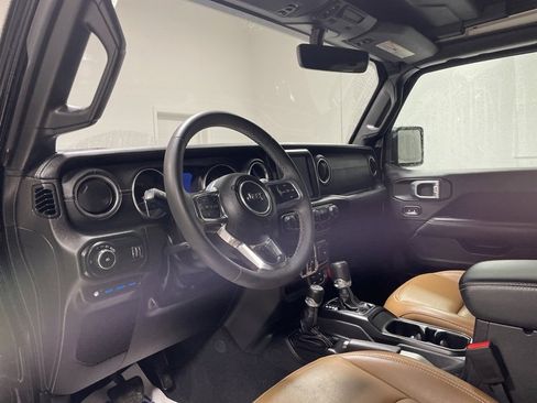 Used 2023 Jeep Wrangler Unlimited Sahara image 18