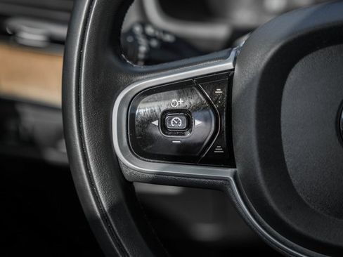 Used 2022 Volvo XC90 T5 Momentum w/ Advanced Package image 28