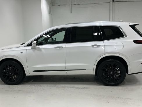 Used 2022 Cadillac XT6 Premium Luxury w/ LPO, ONYX Package image 2