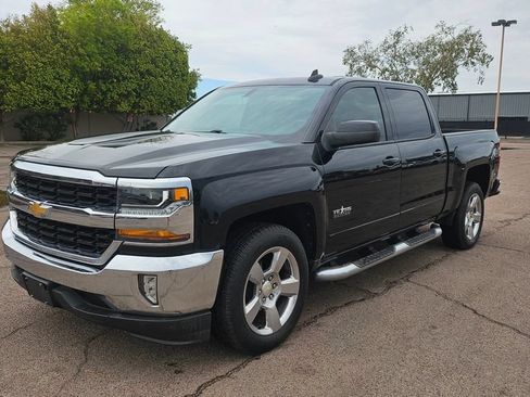 Used 2018 Chevrolet Silverado 1500 LT w/ Texas Edition RWD image 4