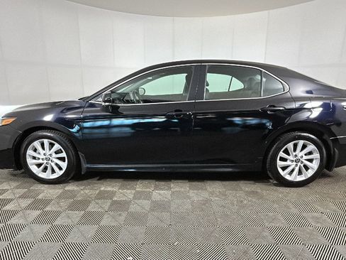 Used 2024 Toyota Camry SE FWD image 5
