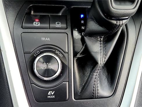 Certified 2022 Toyota RAV4 LE image 45