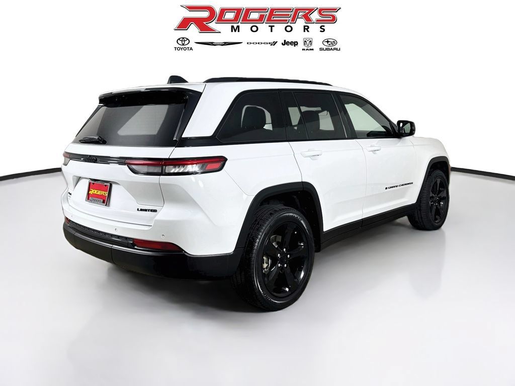 Certified 2025 Jeep Grand Cherokee Limited w/ Black Appearance Package AWD/4WD image 8
