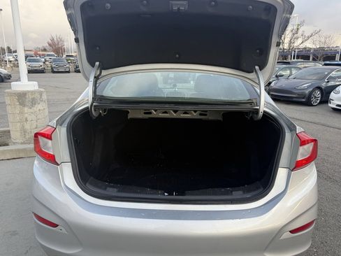 Used 2017 Chevrolet Cruze Premier image 26