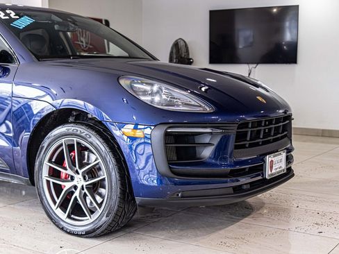 Used 2022 Porsche Macan S AWD/4WD image 4