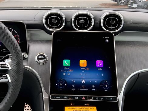 Used 2025 Mercedes-Benz GLC 300 4MATIC image 9