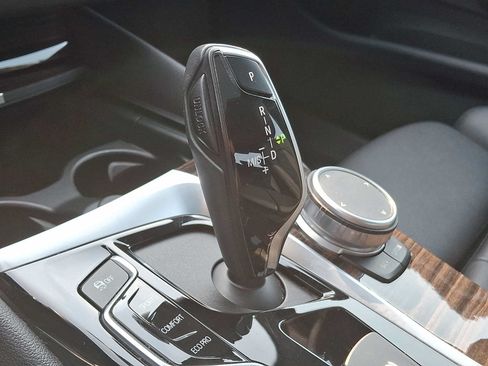 Used 2019 BMW 530i xDrive w/ Convenience Package AWD/4WD image 13