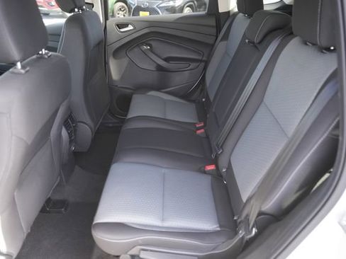 Used 2019 Ford Escape SE image 12
