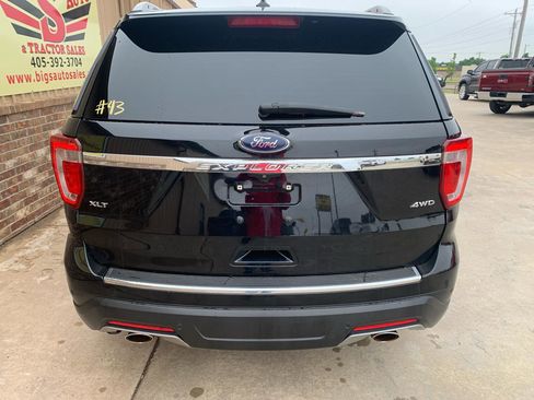 Used 2018 Ford Explorer XLT w/ Equipment Group 202A AWD/4WD image 19
