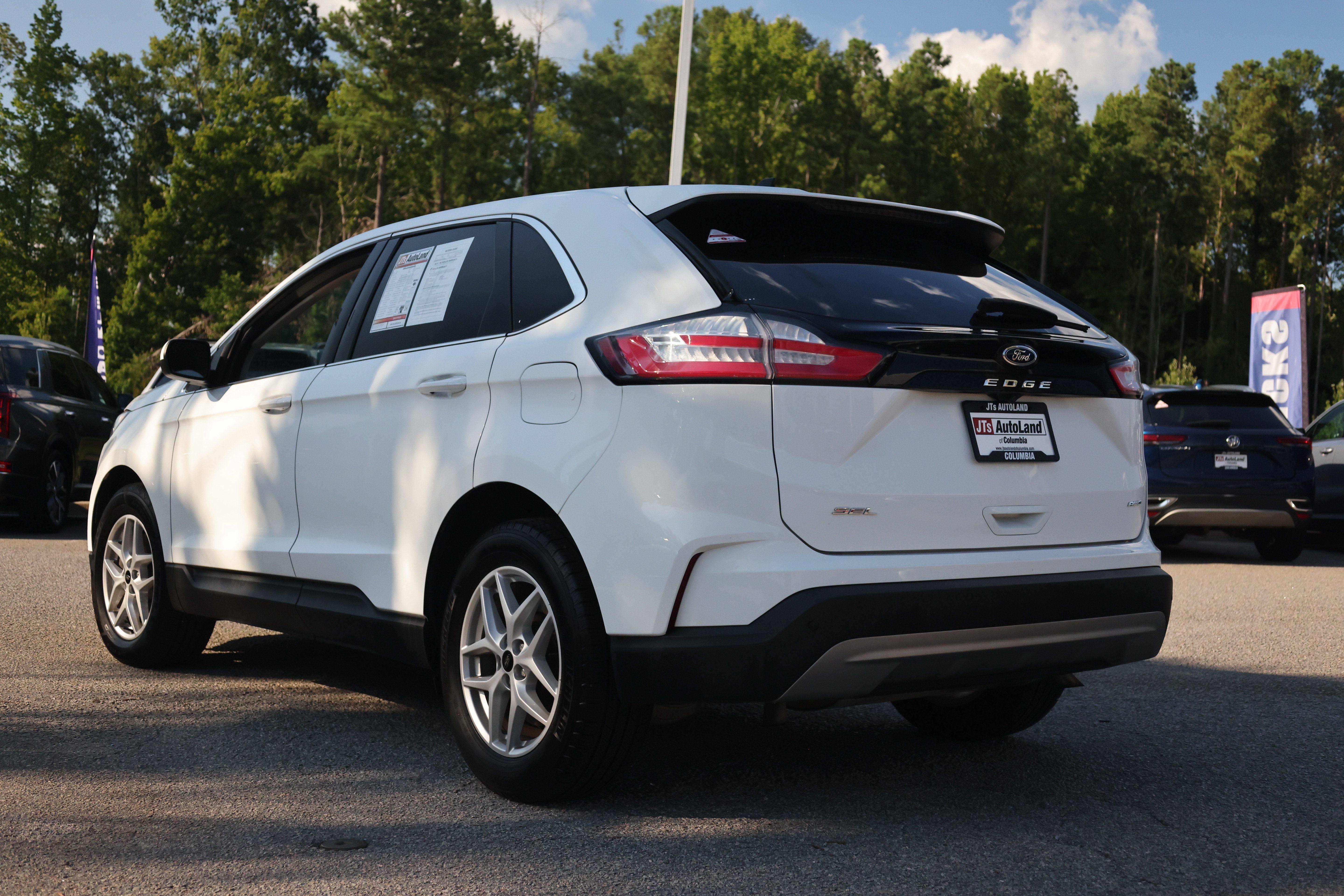 Used 2024 Ford Edge SEL AWD/4WD image 3