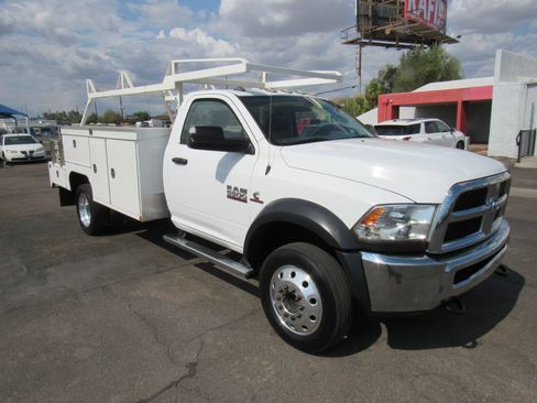Used 2017 RAM 5500 Tradesman w/ Power & Remote Entry Group RWD image 4