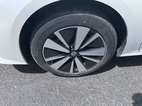 Used 2022 Nissan Altima 2.5 SV AWD/4WD image 15